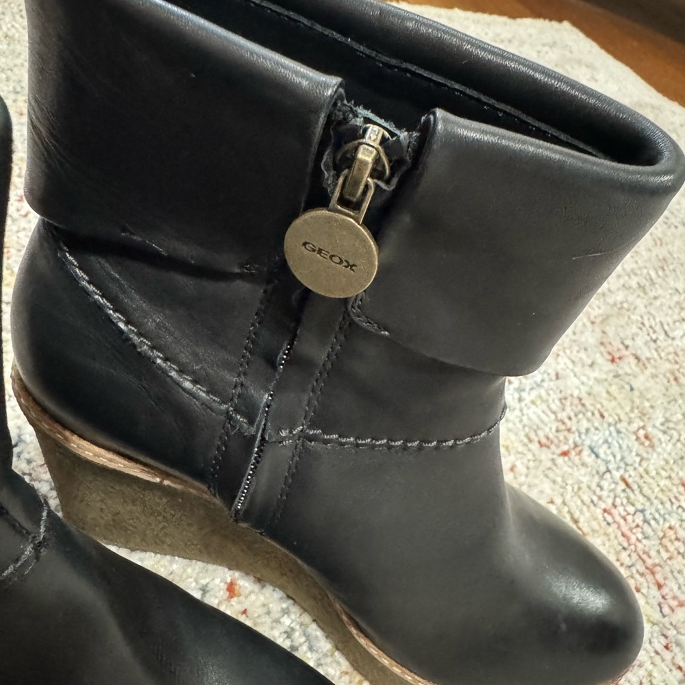 ✅Geox Black Leather Wedge Boots - Picture 5 of 8
